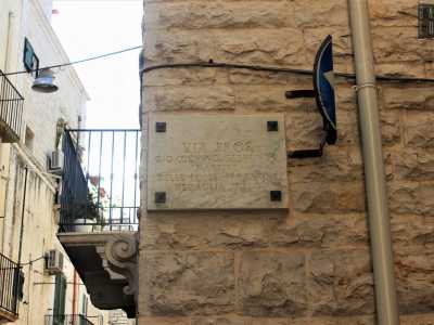 ...e due strade 